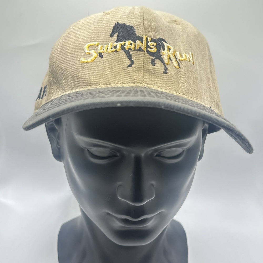 Sultan's Run Golf Club Hat Cap Red Horse Logo Flex Fit S/M
